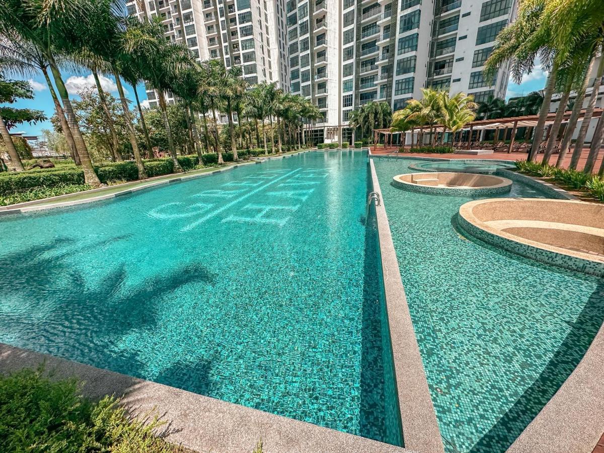 Starry Homes @ Green Haven 2Beds 2Bath+Pool View ماسايْ المظهر الخارجي الصورة